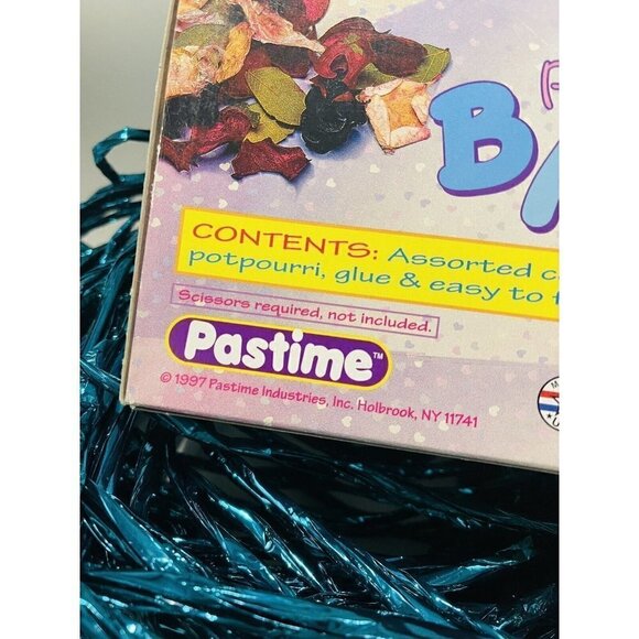 Paper Twist Baskets Kit Kids Crafts NIB Plus 214+ Ft Extra Metallic Twist Ribbon - Picture 11 of 12